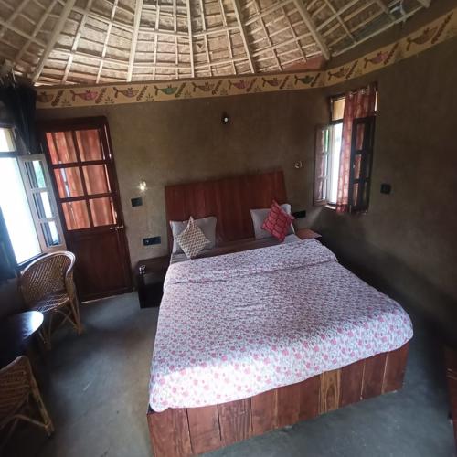 River Deck Glamping And Mud Cottage